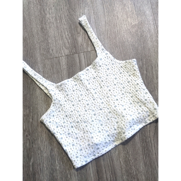 American Eagle Outfitters Tops - Floral Knit Crop Tank